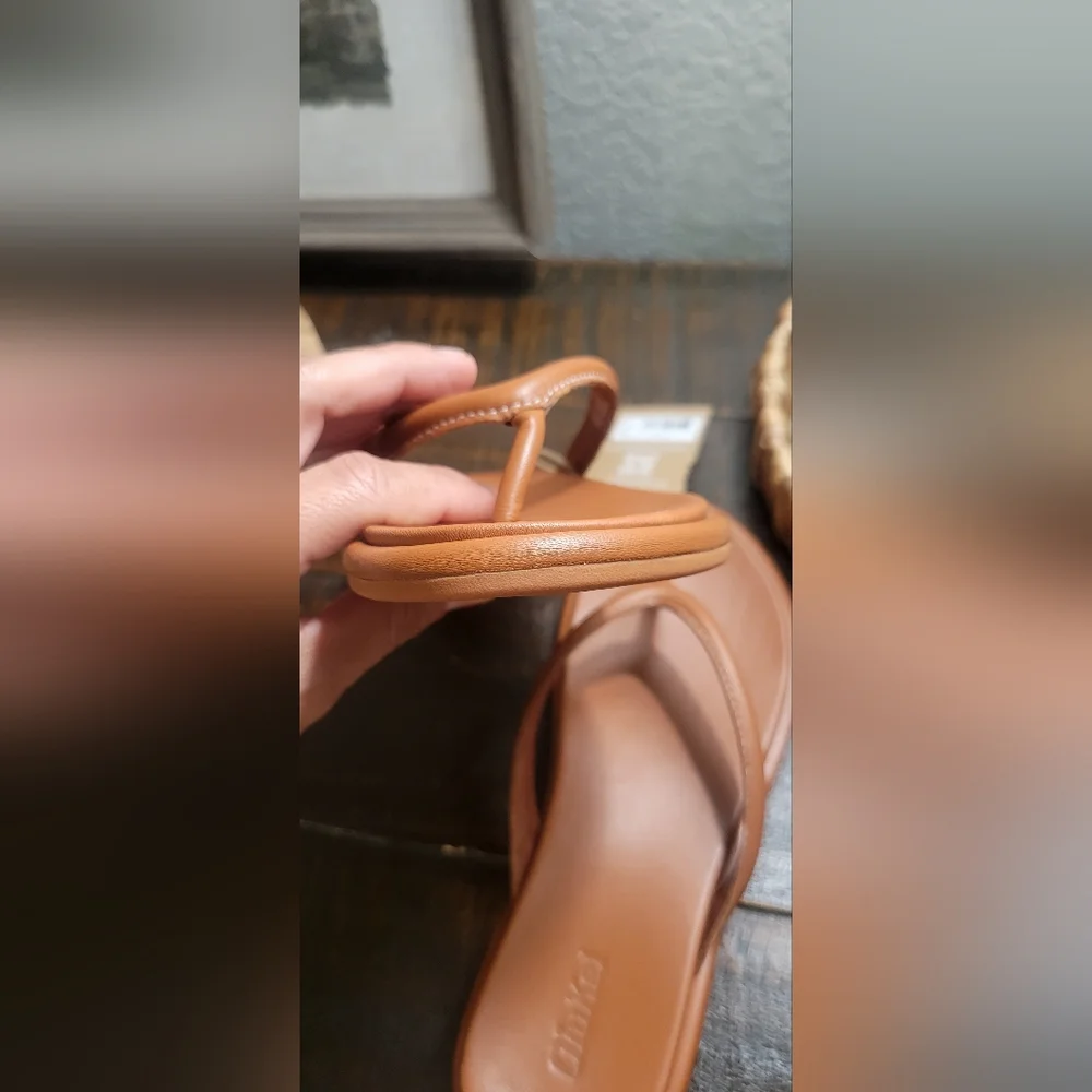 OLUKAI Tiare Fox Leather Flip Flops Size 7 - Picture 9 of 15